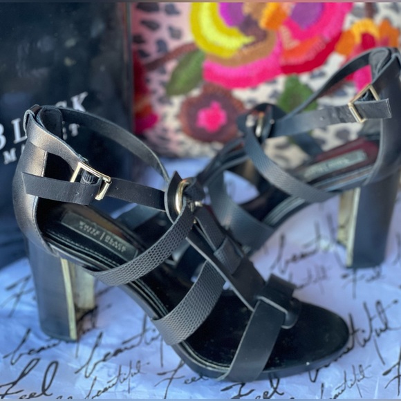 White House Black Market Black Heel With Gold - Picture 2 of 5